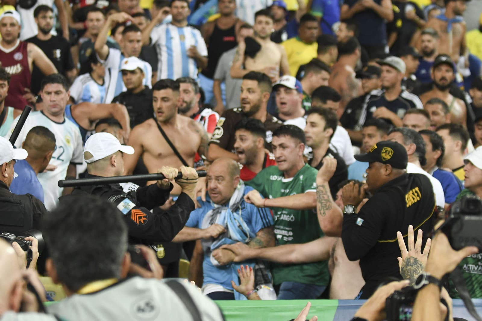 Confus&atilde;o entre Brasil e Argentina pode render puni&ccedil;&atilde;o da Fifa, que investiga confronto no Maracan&atilde;