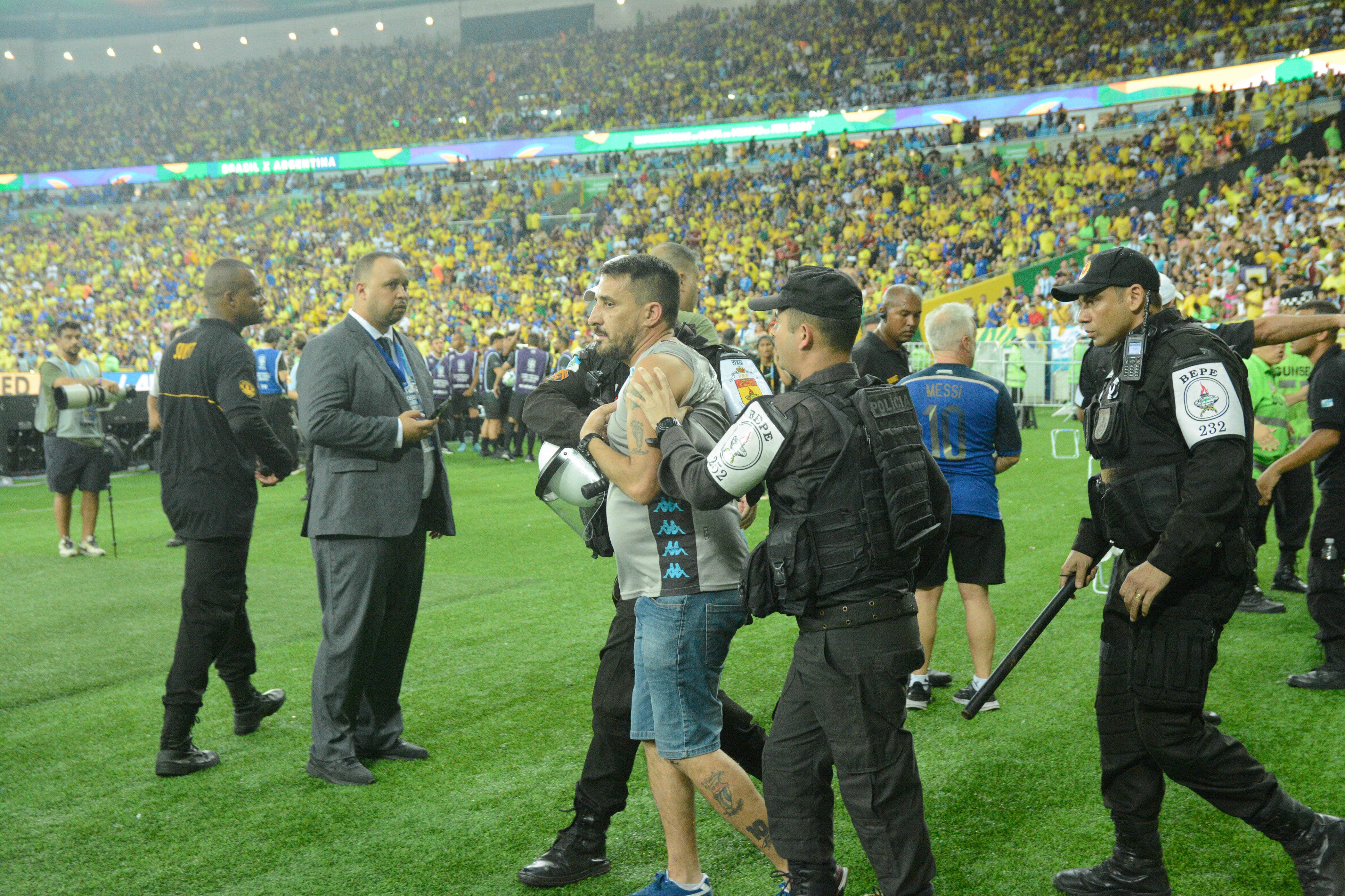 Pol&iacute;cia Militar ser&aacute; investigada por excessos em a&ccedil;&atilde;o para conter briga em Brasil x Argentina - Foto: Icon sport