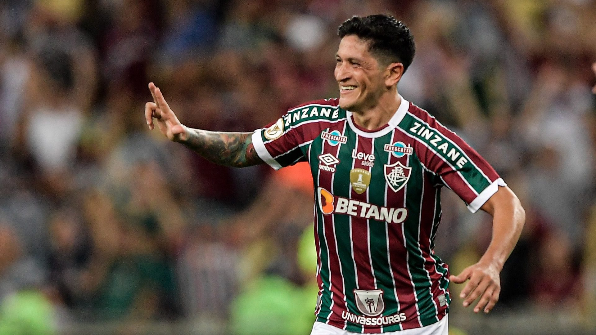 Fluminense e S&atilde;o Paulo trocam faixas de campe&otilde;es, e Cano decide jogo nada festivo no Maracan&atilde;