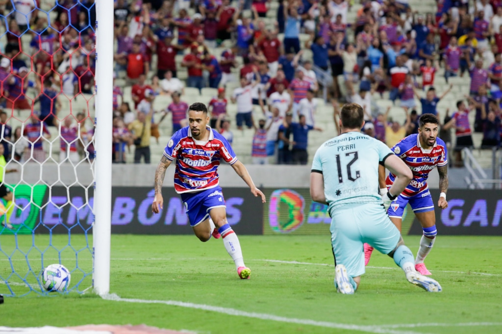 Botafogo fica s&oacute; no empate com o Fortaleza e n&atilde;o depende mais s&oacute; de si para ser campe&atilde;o