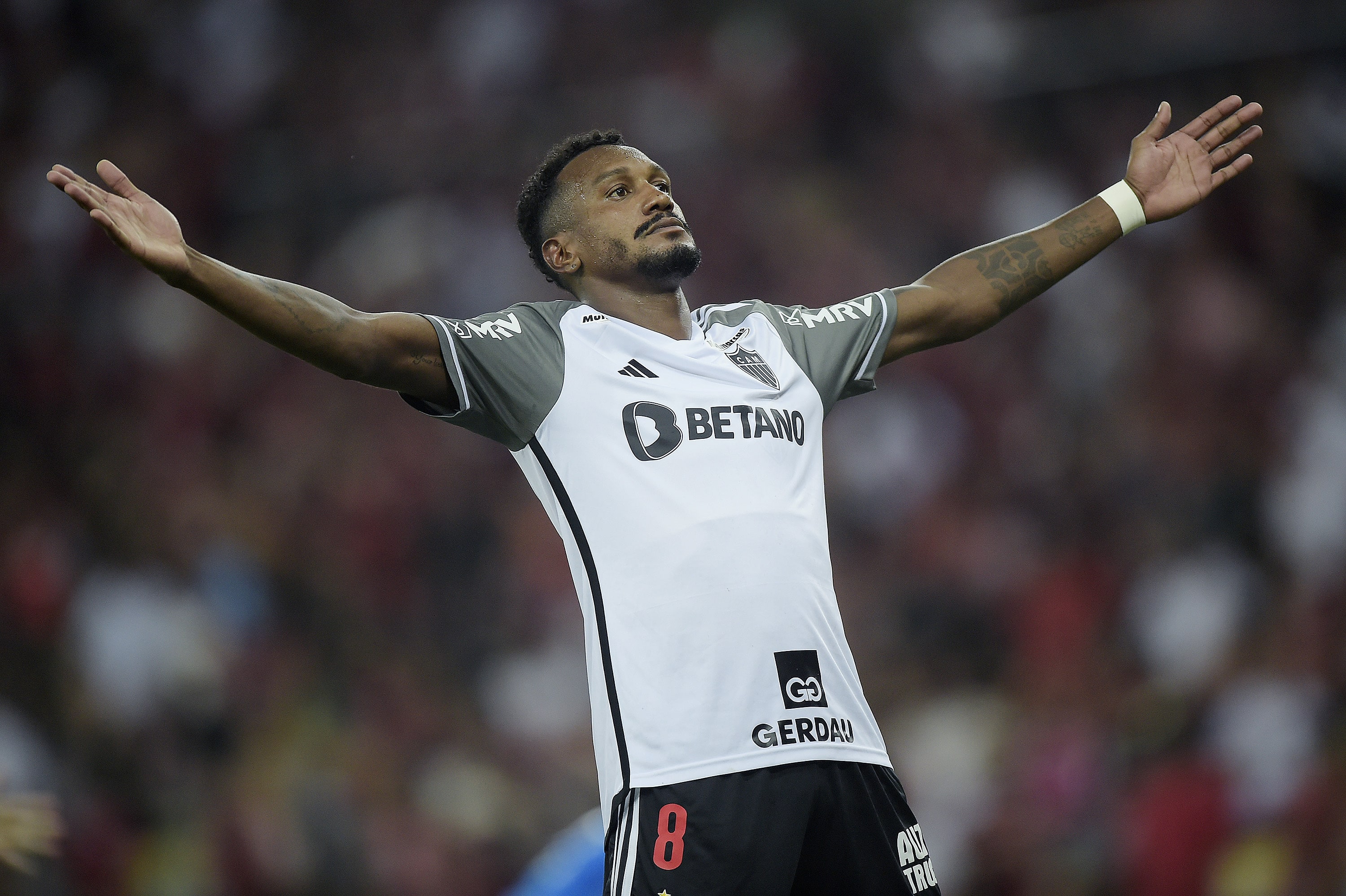 Edenilson &lsquo;se solta&rsquo; no Atl&eacute;tico-MG e &eacute; coroado com atua&ccedil;&atilde;o de gala (ou de Galo) no Maracan&atilde;