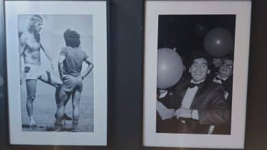 Os restaurantes que homenageiam Maradona em Buenos Aires s&atilde;o opostos e mesmo assim o representam igualmente