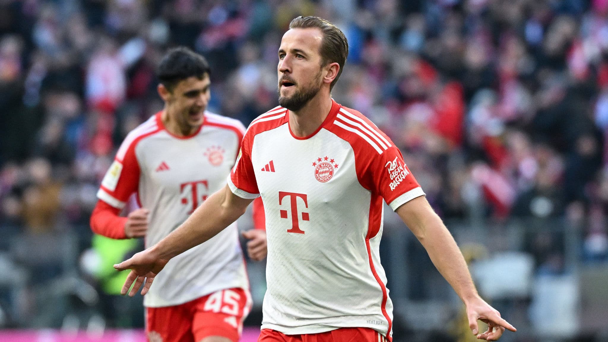 Kane chega a marca impressionante e Bayern vence o Heidenheim na busca pela lideran&ccedil;a