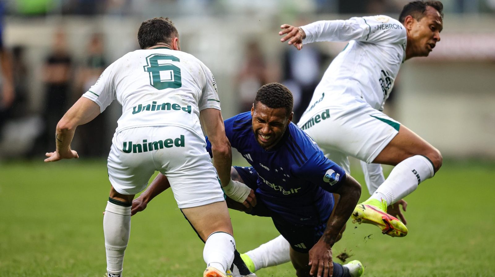 Cruzeiro vai at&eacute; Goi&aacute;s para fazer sua primeira final contra o vexame de novo rebaixamento