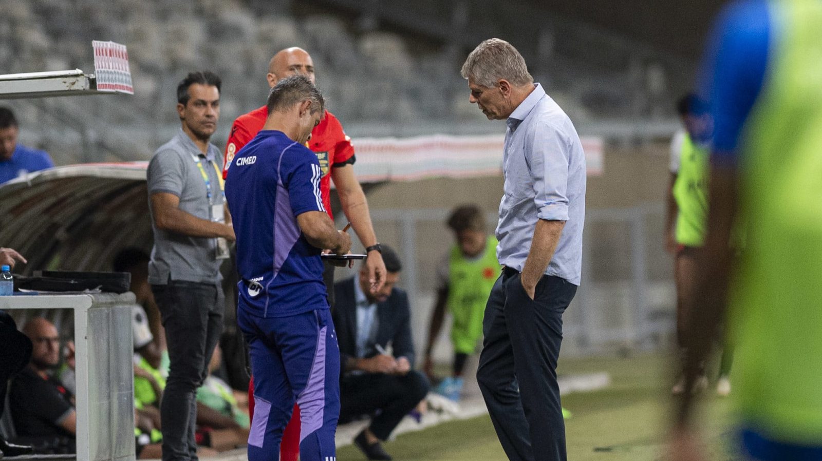 Cruzeiro finaliza jogos atrasados sem perder, mas ainda com riscos de queda