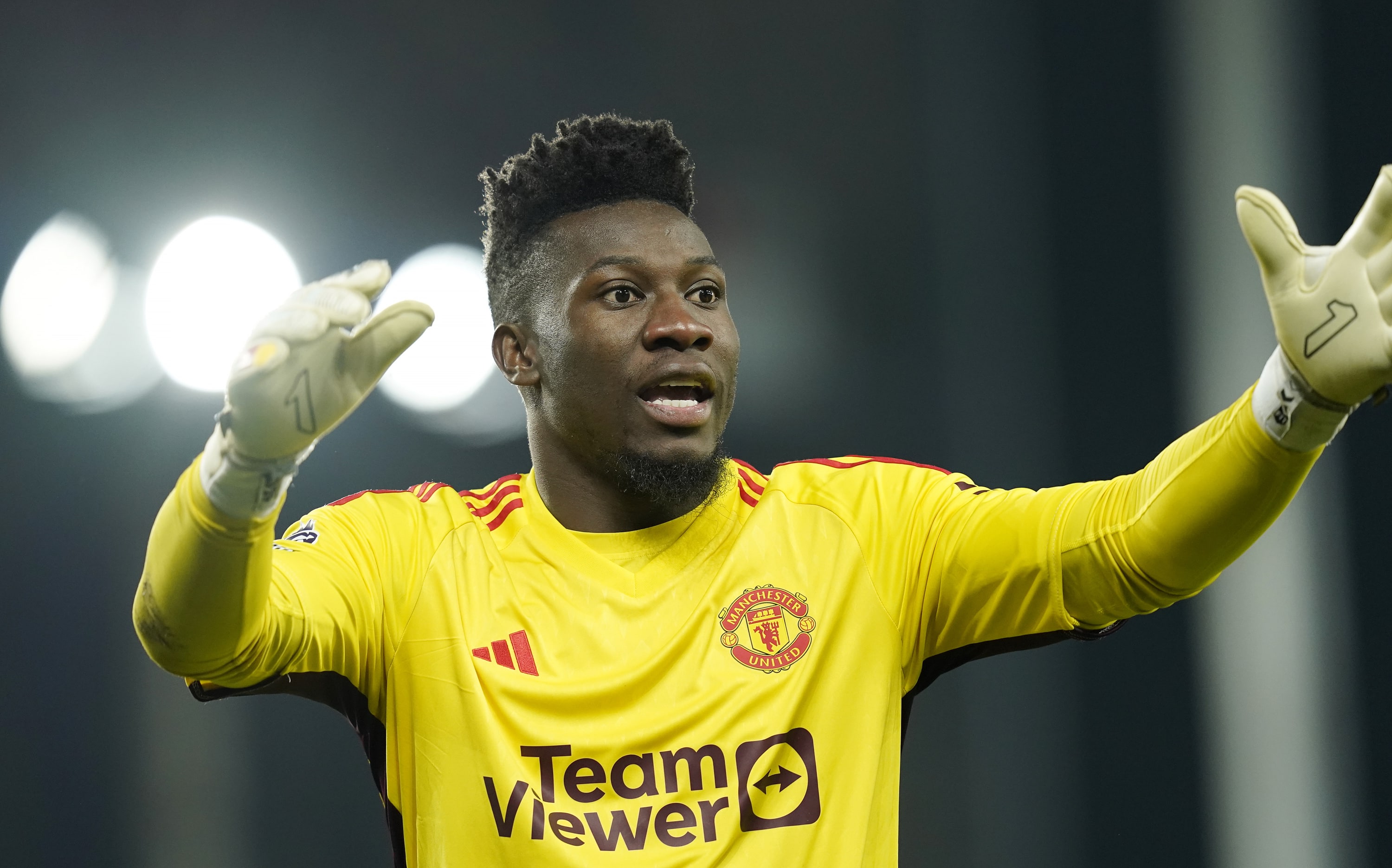 O Manchester United mira paz e tranquilidade e isso passa muito por Onana &ndash; que tem correspondido