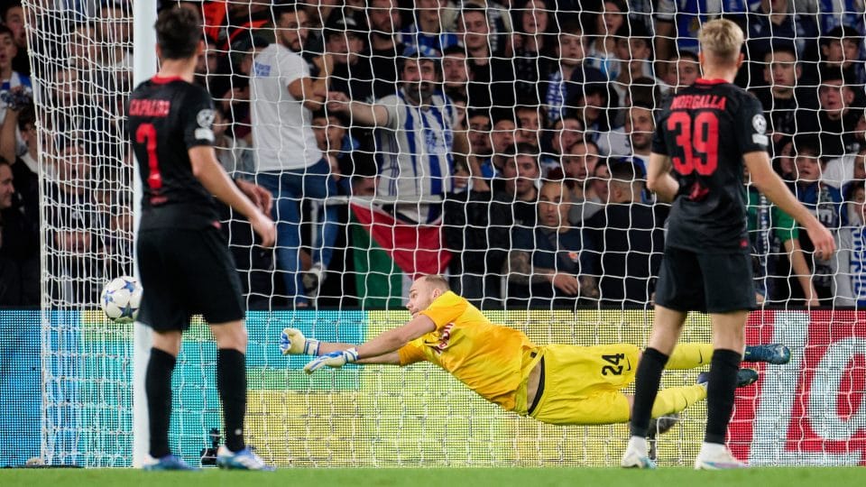 Goleiro do Salzburg teve uma resposta para tudo que a Real Sociedad tentou – e ela tentou bastante