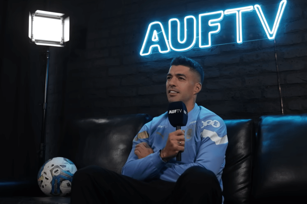 Gra&ccedil;as ao Gr&ecirc;mio, Su&aacute;rez voltou &agrave; sele&ccedil;&atilde;o do Uruguai e pondera que aguentou o tranco de jogar no Brasil