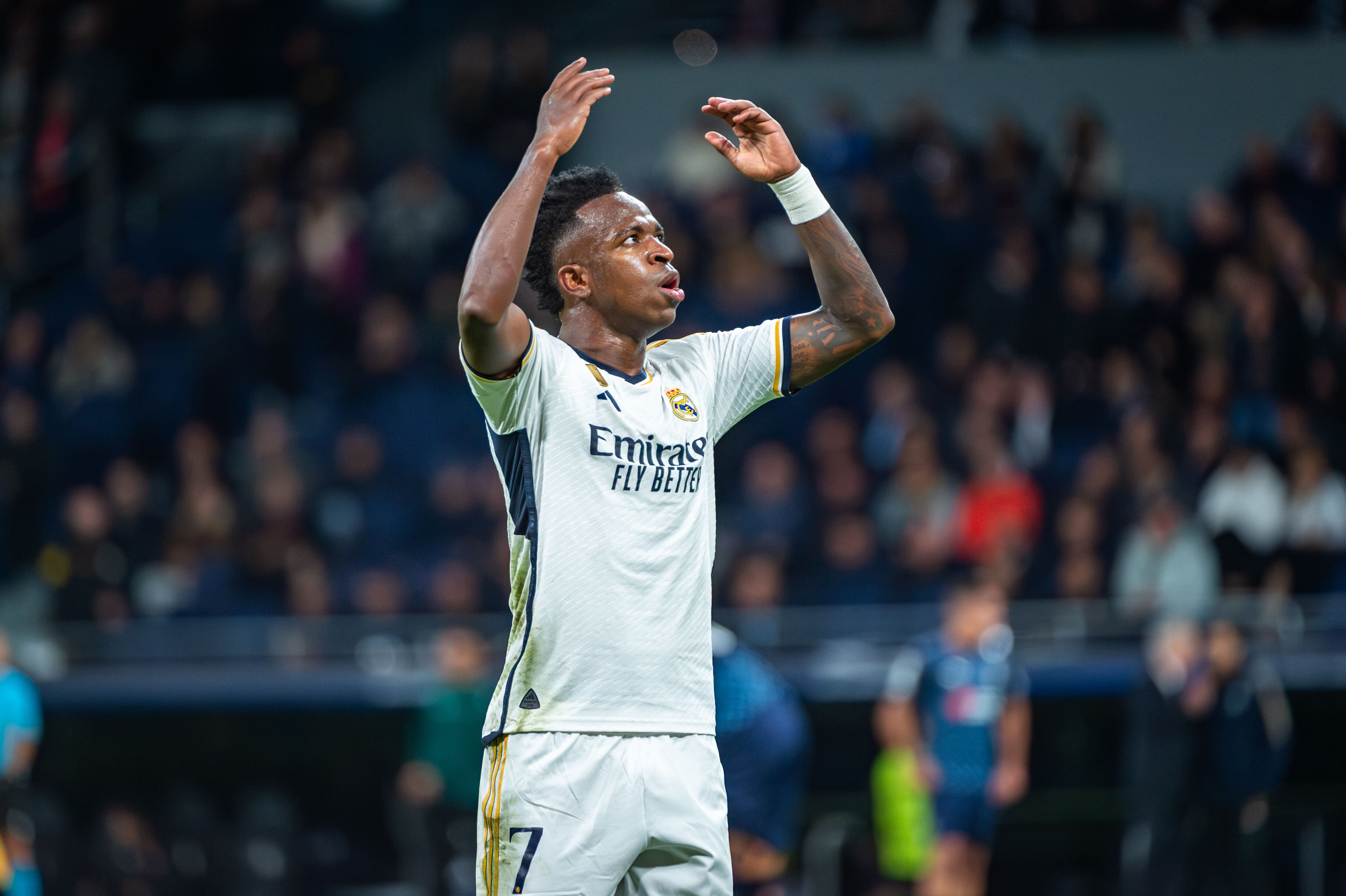 Apesar da defesa a Vin&iacute;cius J&uacute;nior, portugu&ecirc;s vai mal ao elogiar postura do Valencia em caso de racismo