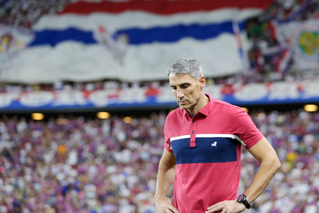 Vojvoda viu uma torcida furiosa com um Fortaleza que n&atilde;o vence h&aacute; oito jogos