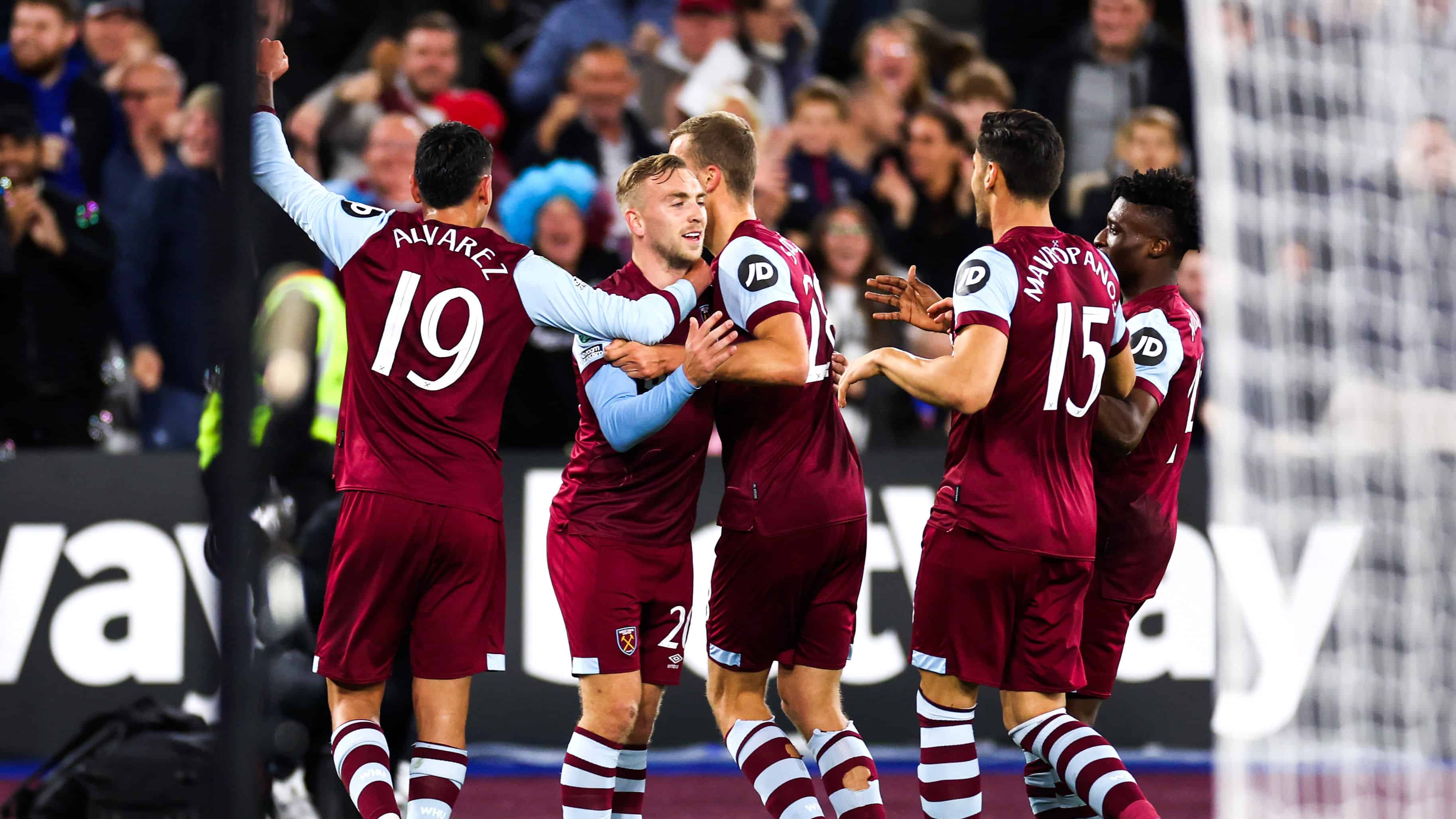 Bye bye, Gunners: West Ham foi implac&aacute;vel e eliminou os reservas do Arsenal da Copa da Liga