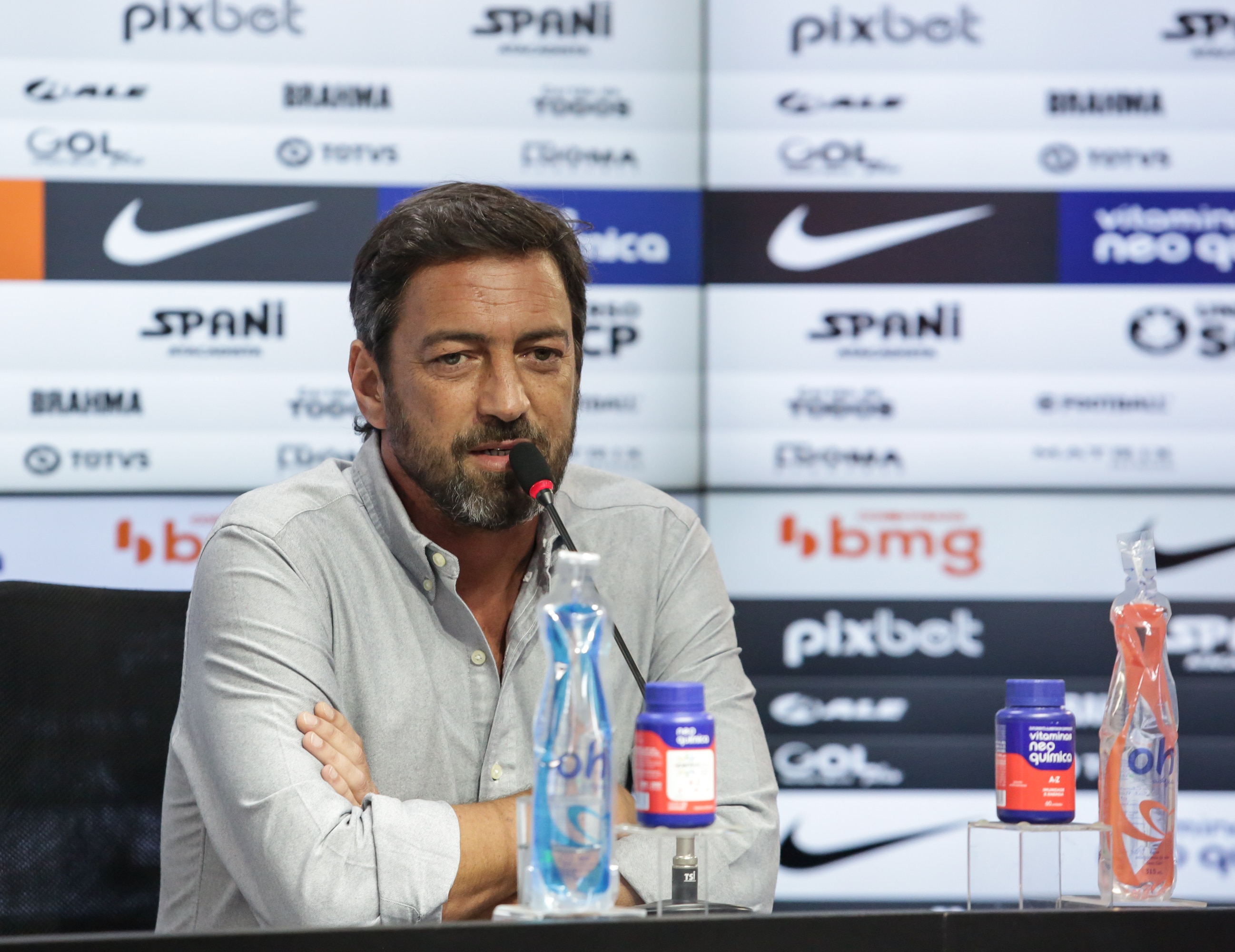 Balan&ccedil;o de Du&iacute;lio pareceu mais um com&iacute;cio &agrave;s v&eacute;speras da elei&ccedil;&atilde;o &agrave; presid&ecirc;ncia do Corinthians