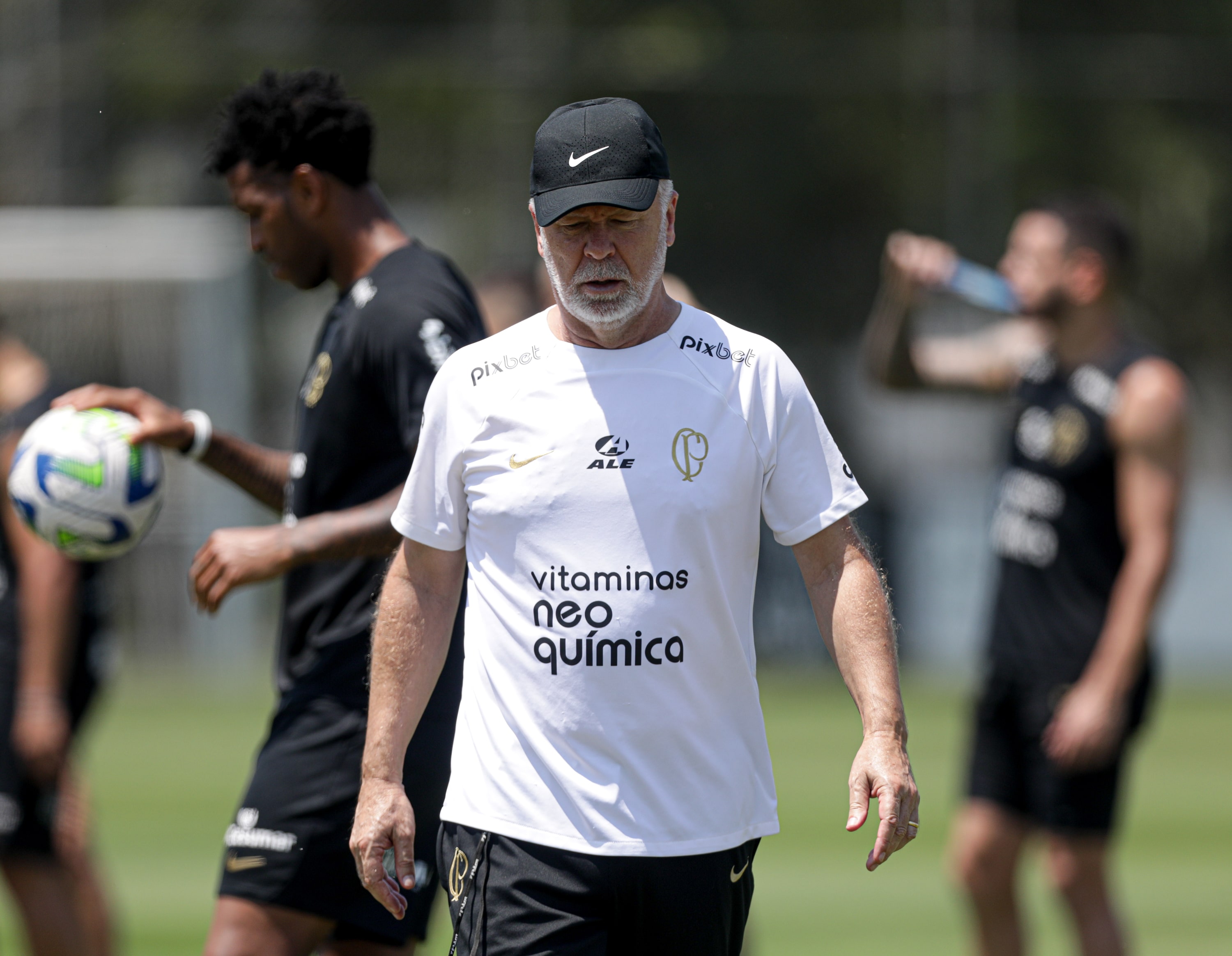 Como Mano Menezes e o Corinthians podem aproveitar a &uacute;ltima Data Fifa da temporada