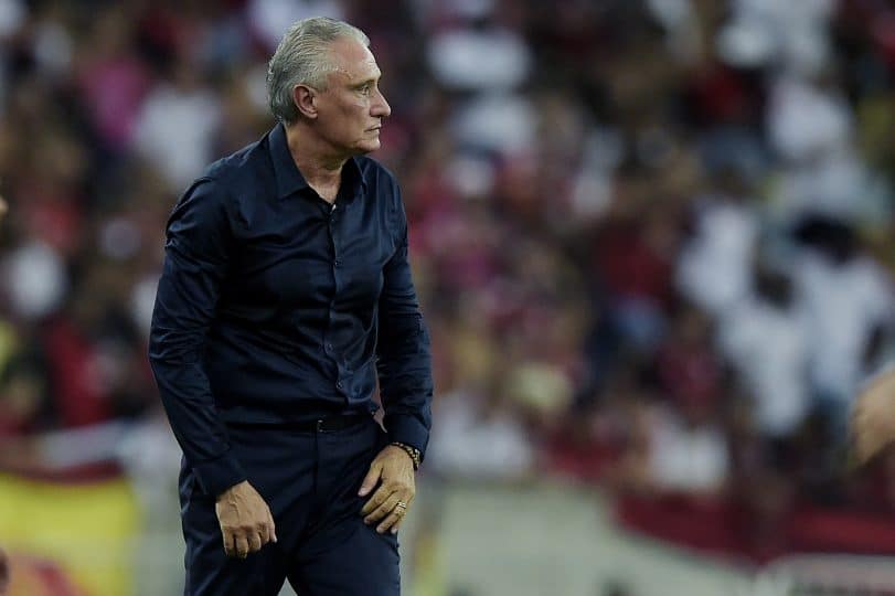 Tite mostra que sentiu a derrota, mas não deixa de elogiar a torcida do Flamengo