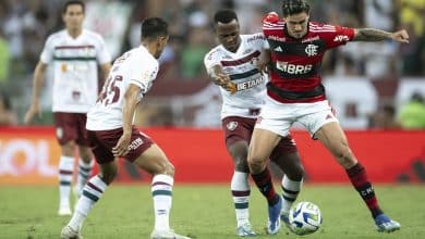 Fluminense segura o Flamengo em jogo de c&eacute;u e inferno, e complica chances do rival no Brasileiro