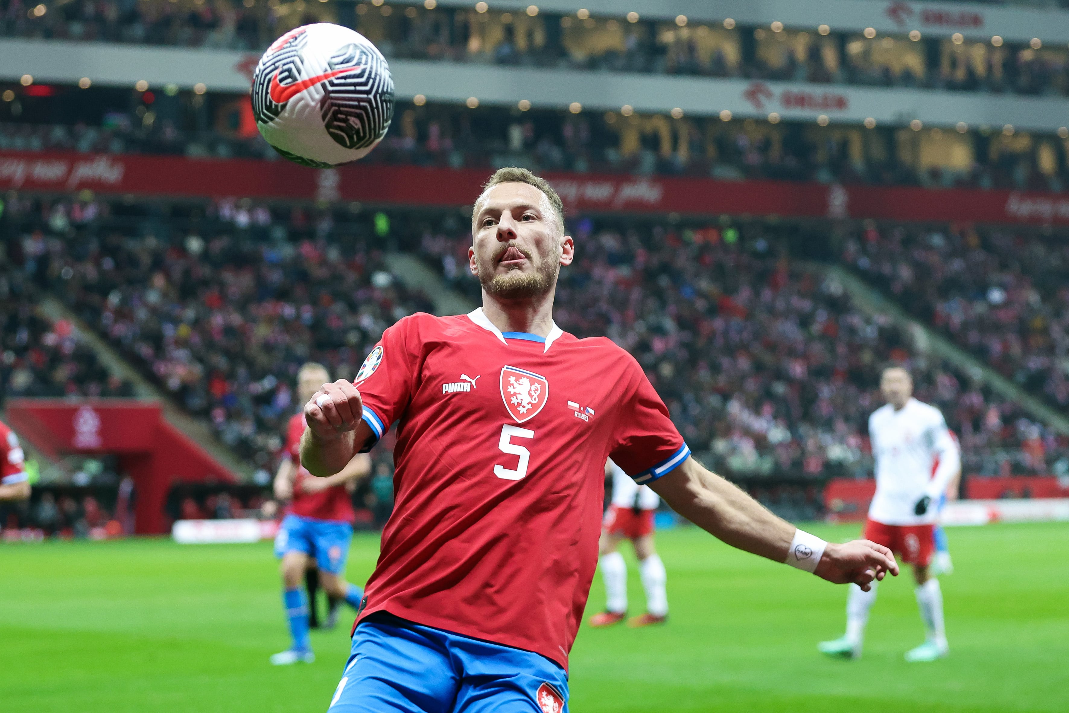 Noitada faz Tch&eacute;quia expulsar jogadores de convoca&ccedil;&atilde;o na v&eacute;spera de decis&atilde;o por vaga na Eurocopa