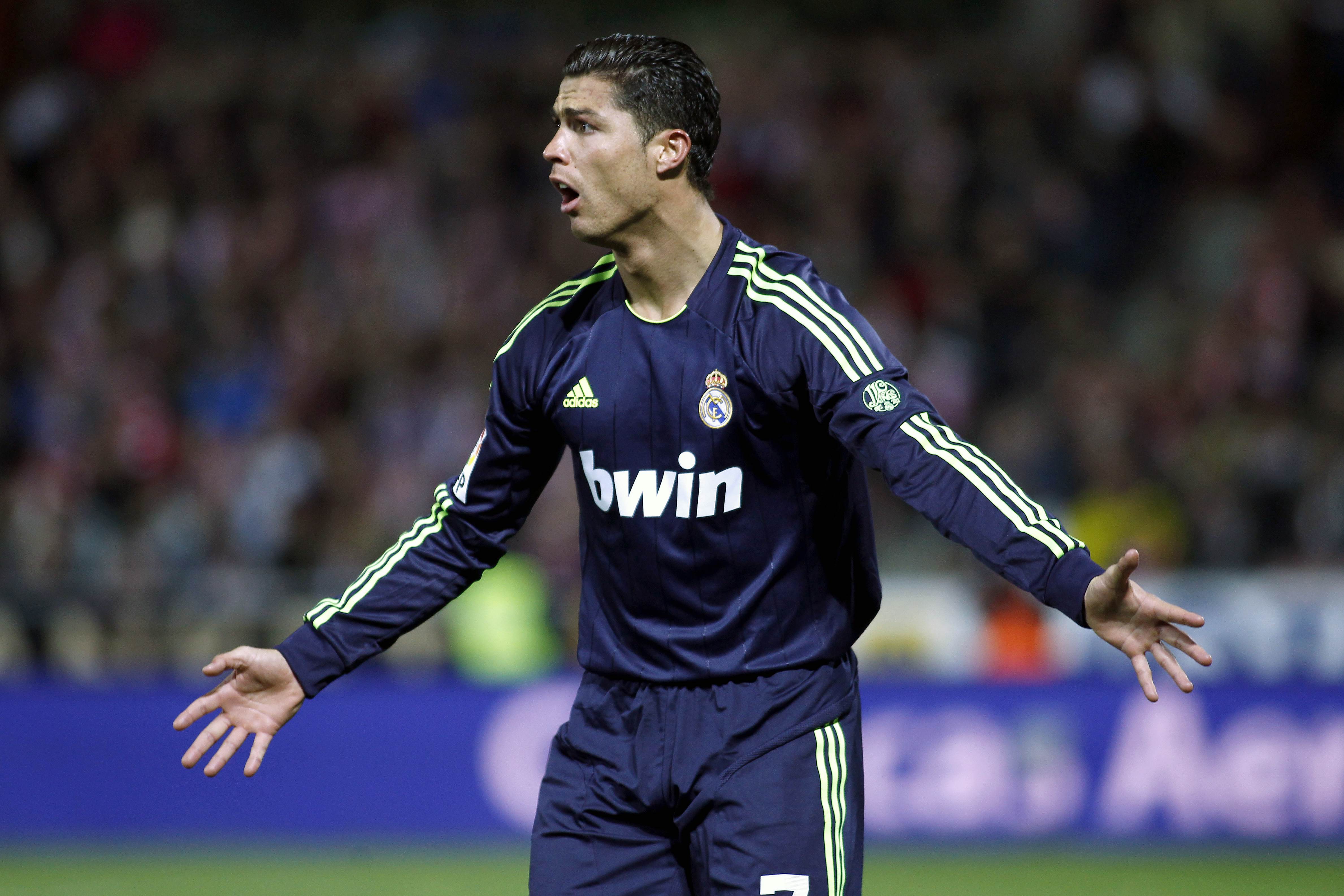 &Uacute;ltima vit&oacute;ria do Granada sobre o Real Madrid contou com &uacute;nico gol contra de Cristiano Ronaldo