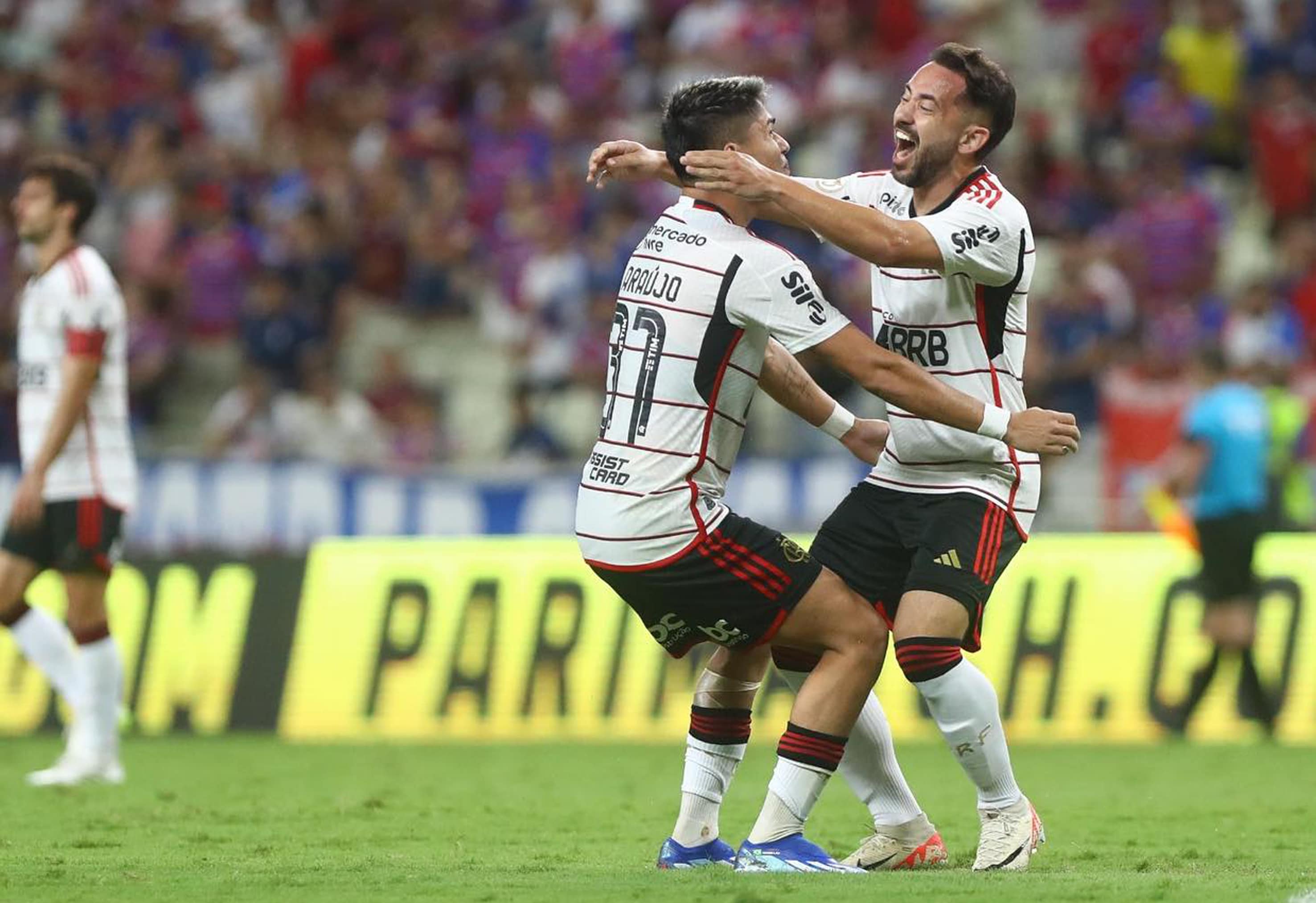 Flamengo: Cebolinha e Luiz Ara&uacute;jo correspondem confian&ccedil;a de Tite em momento crucial