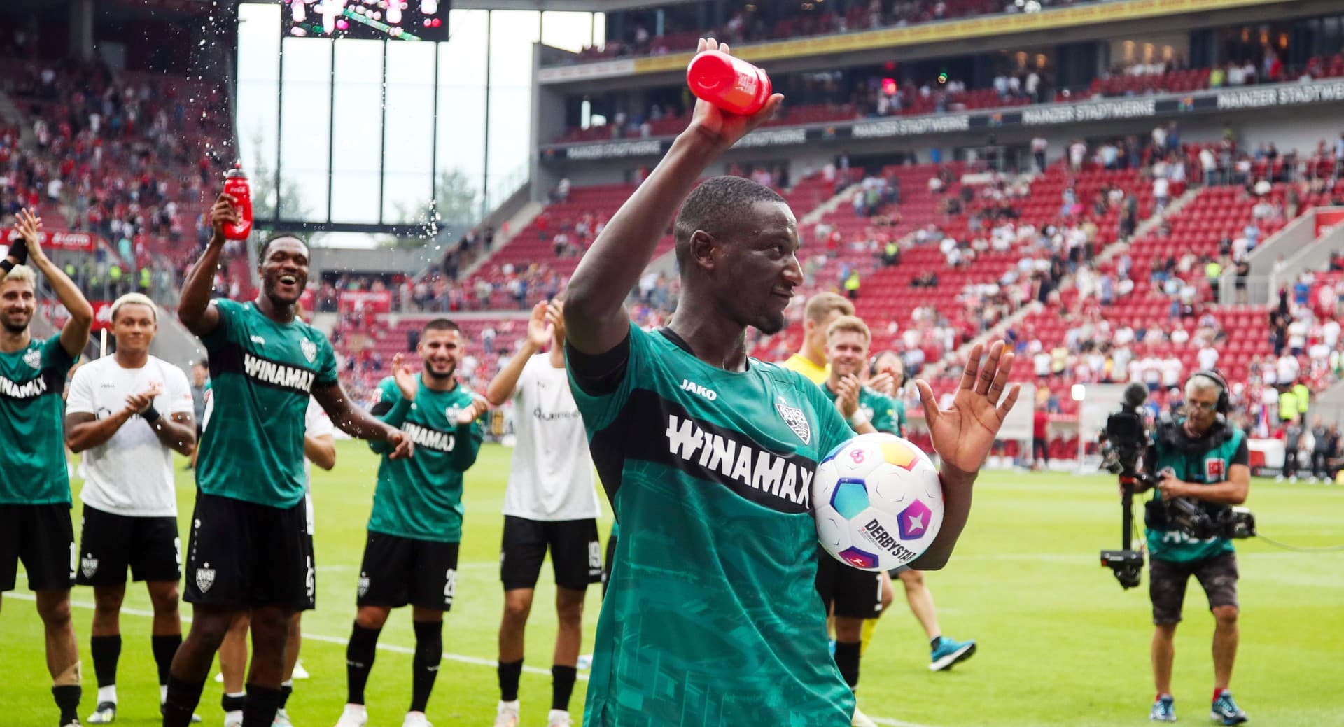 Guirassy: &lsquo;Kane impulsionou os atacantes da Bundesliga a elevarem seus n&iacute;veis&rsquo;