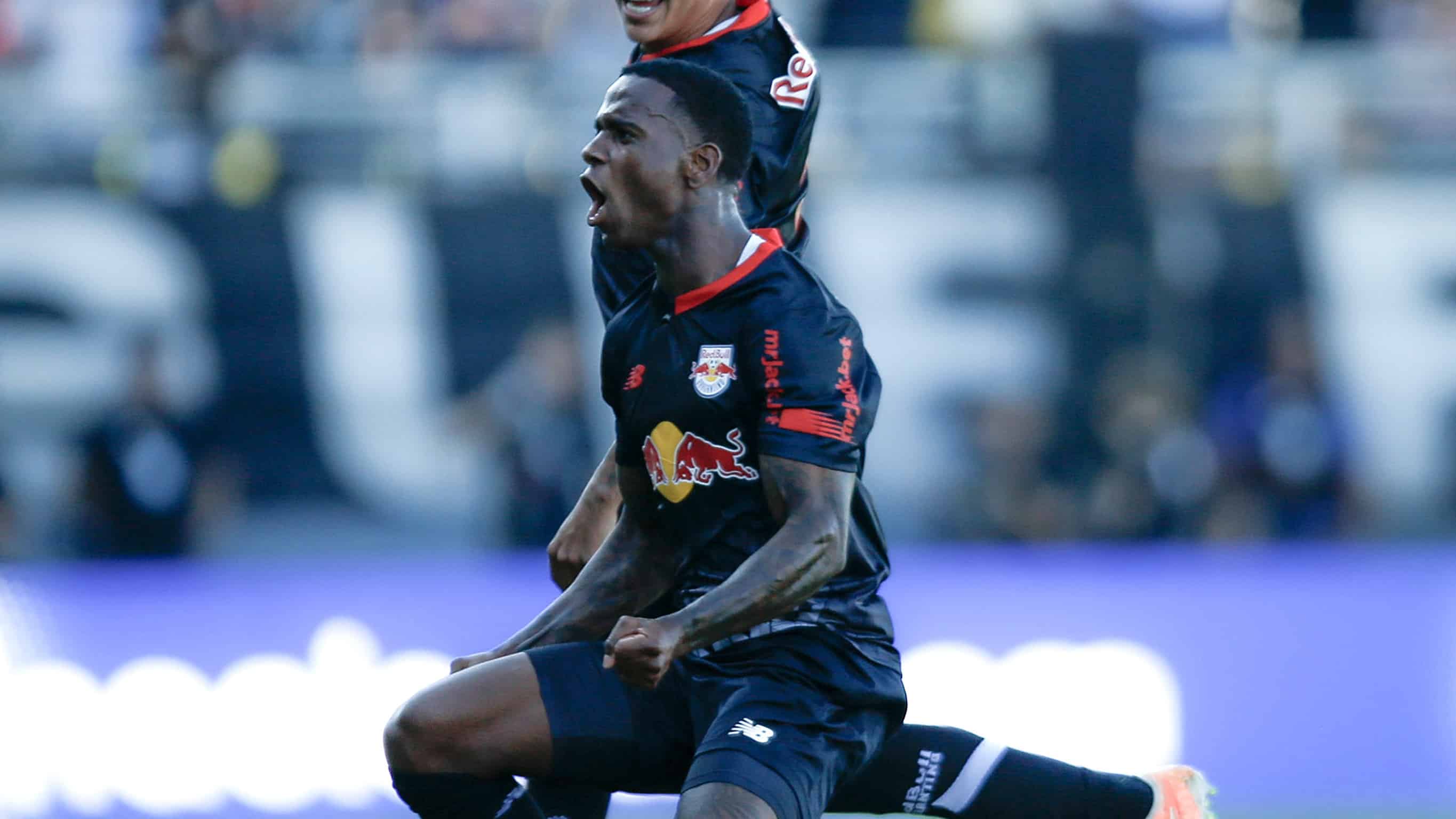 Bragantino mostra superioridade diante do Corinthians e segue na briga pelo t&iacute;tulo