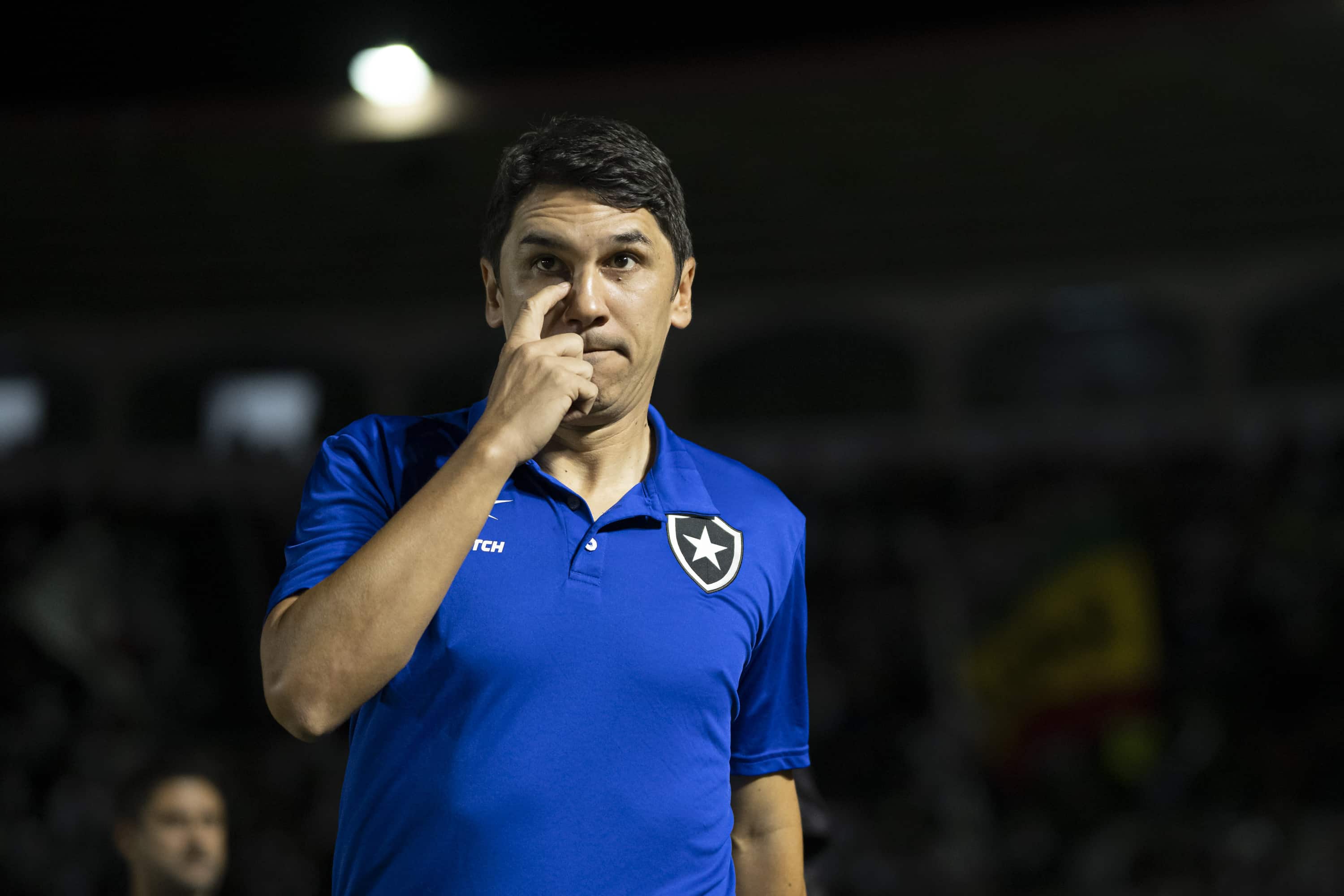 Lucio Flavio admite novo cen&aacute;rio para o Botafogo no Brasileir&atilde;o, mas prega confian&ccedil;a no t&iacute;tulo