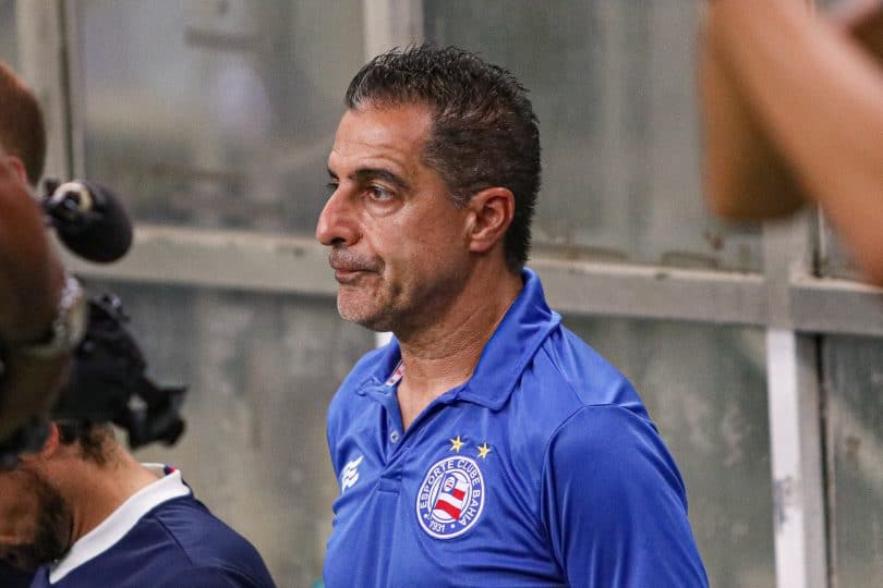 Botafogo acerta com ex-Bahia após 56 dias sem técnico e aumenta lista lusa pós-SAF