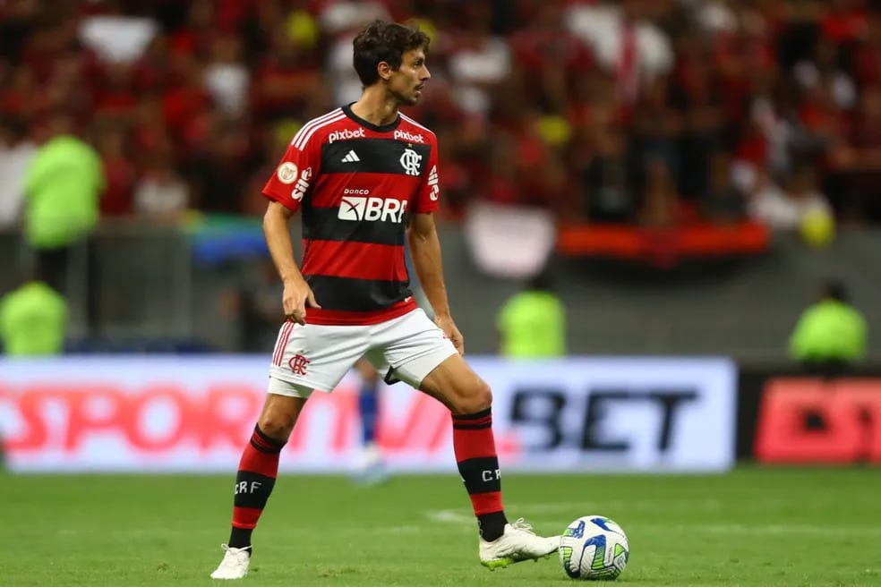 Rodrigo Caio revela rusga com Sampaoli no Flamengo: &lsquo;Independentemente do que eu fizesse, n&atilde;o ia jogar&rsquo;