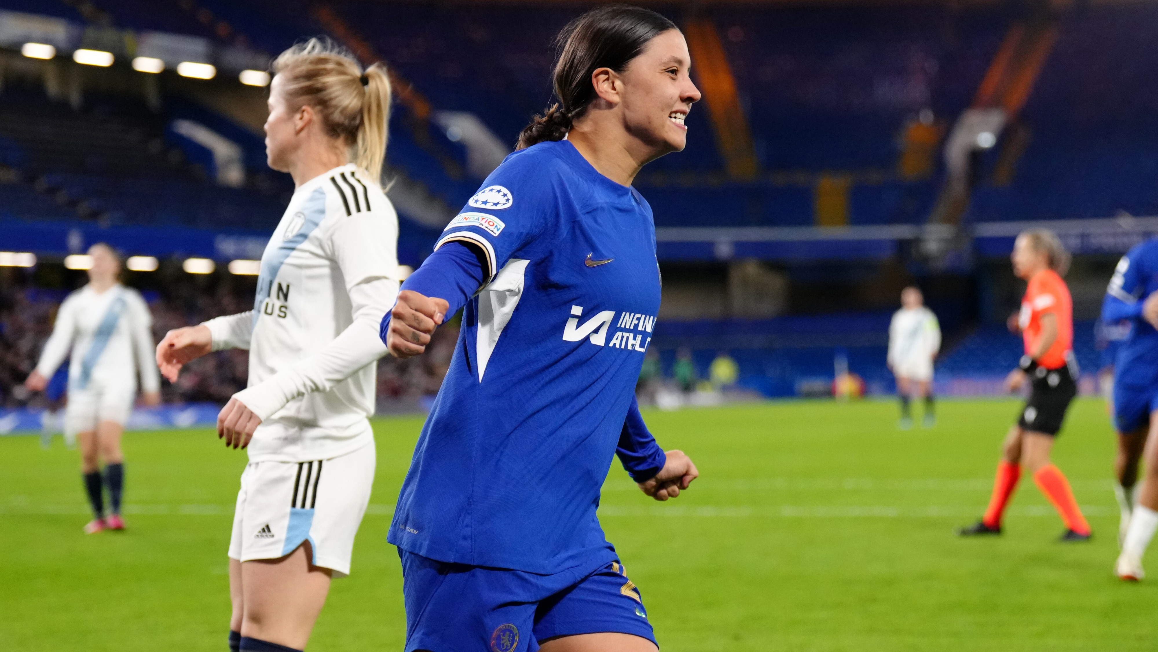 Paris FC at&eacute; complicou Chelsea, mas Sam Kerr estava imposs&iacute;vel e selou seu hat-trick com gola&ccedil;o