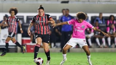 Em cl&aacute;ssico insano, S&atilde;o Paulo marca no &uacute;ltimo lance, derruba Santos nos p&ecirc;naltis e vai &agrave; final do Paulist&atilde;o Feminino