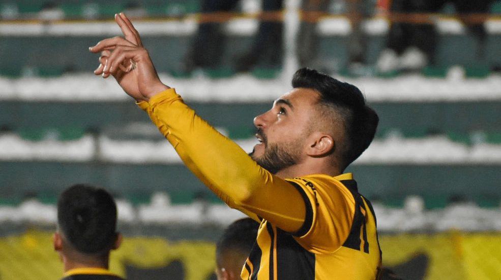 O Strongest encerra sua sina: &eacute; campe&atilde;o depois de oito vices nos &uacute;ltimos nove campeonatos