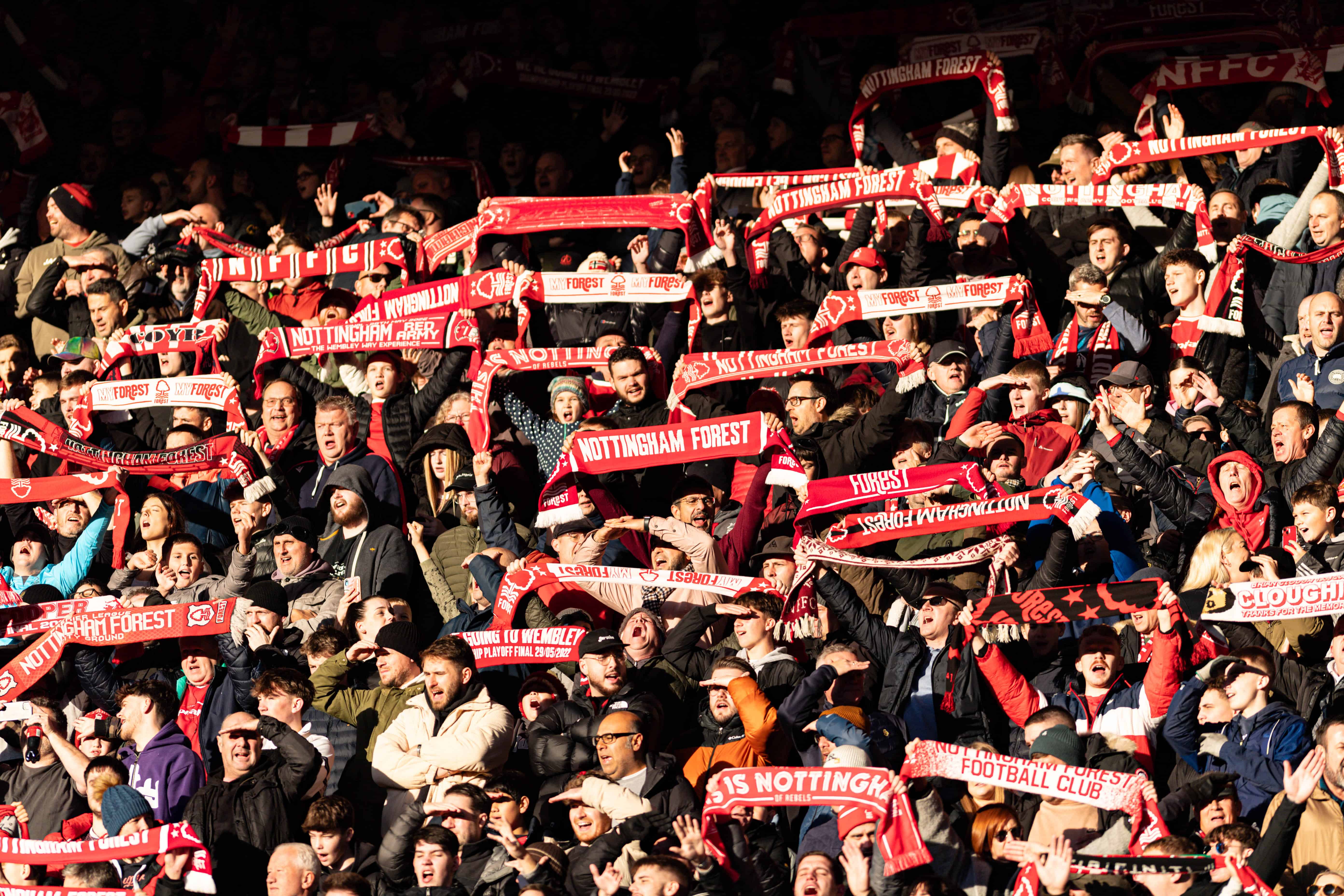 Nottingham Forest investiga suposto epis&oacute;dio de homofobia por parte de torcedores em derrota para o Brighton