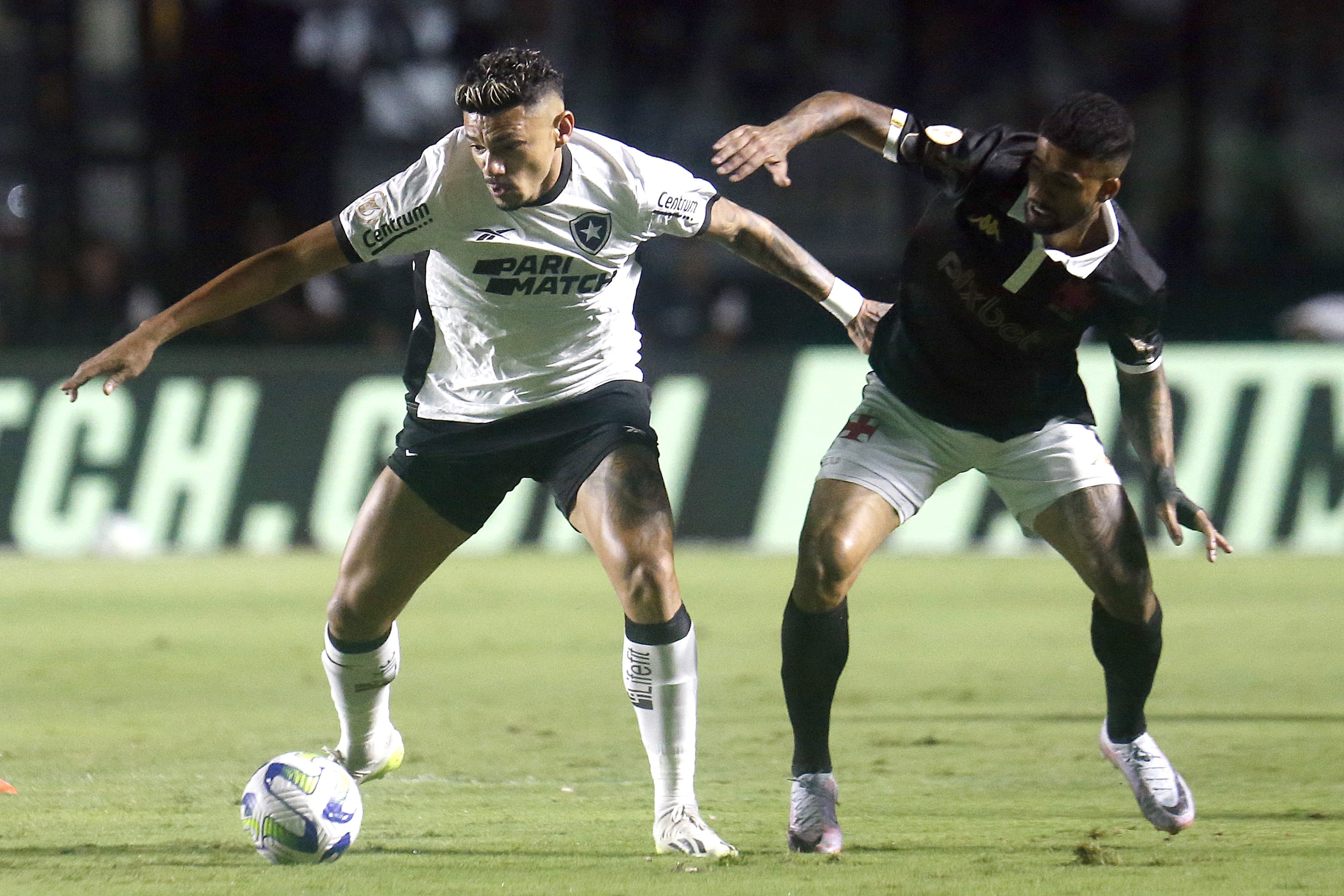 Ainda l&iacute;der, Botafogo sabe que daqui para frente &eacute; erro zero se quiser t&iacute;tulo do Campeonato Brasileiro