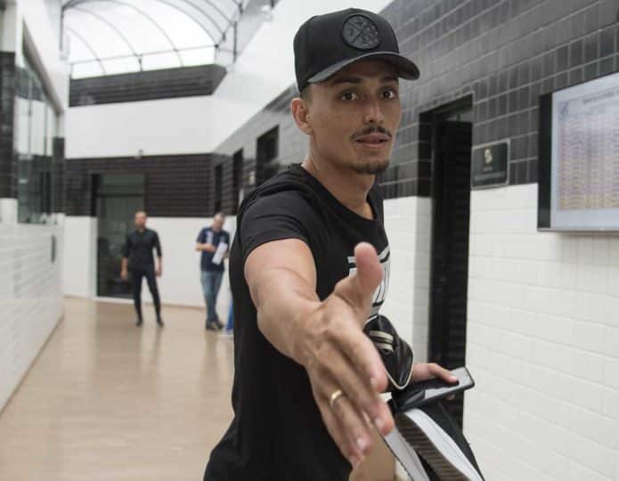 Após reuniões, coletiva de Carille e redução salarial, Diego Pituca está de volta ao Santos