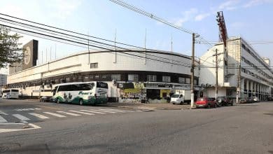 Torcida do Santos invade Vila Belmiro (de novo) &agrave; ca&ccedil;a de Rueda ap&oacute;s rebaixamento e expulsa funcion&aacute;rios