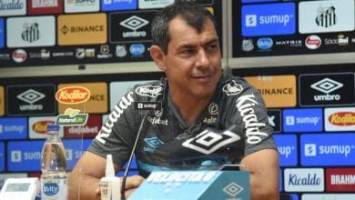 Santos pagou caro e Carille ter&aacute; de mostrar que vale a pena tirando o time da S&eacute;rie B