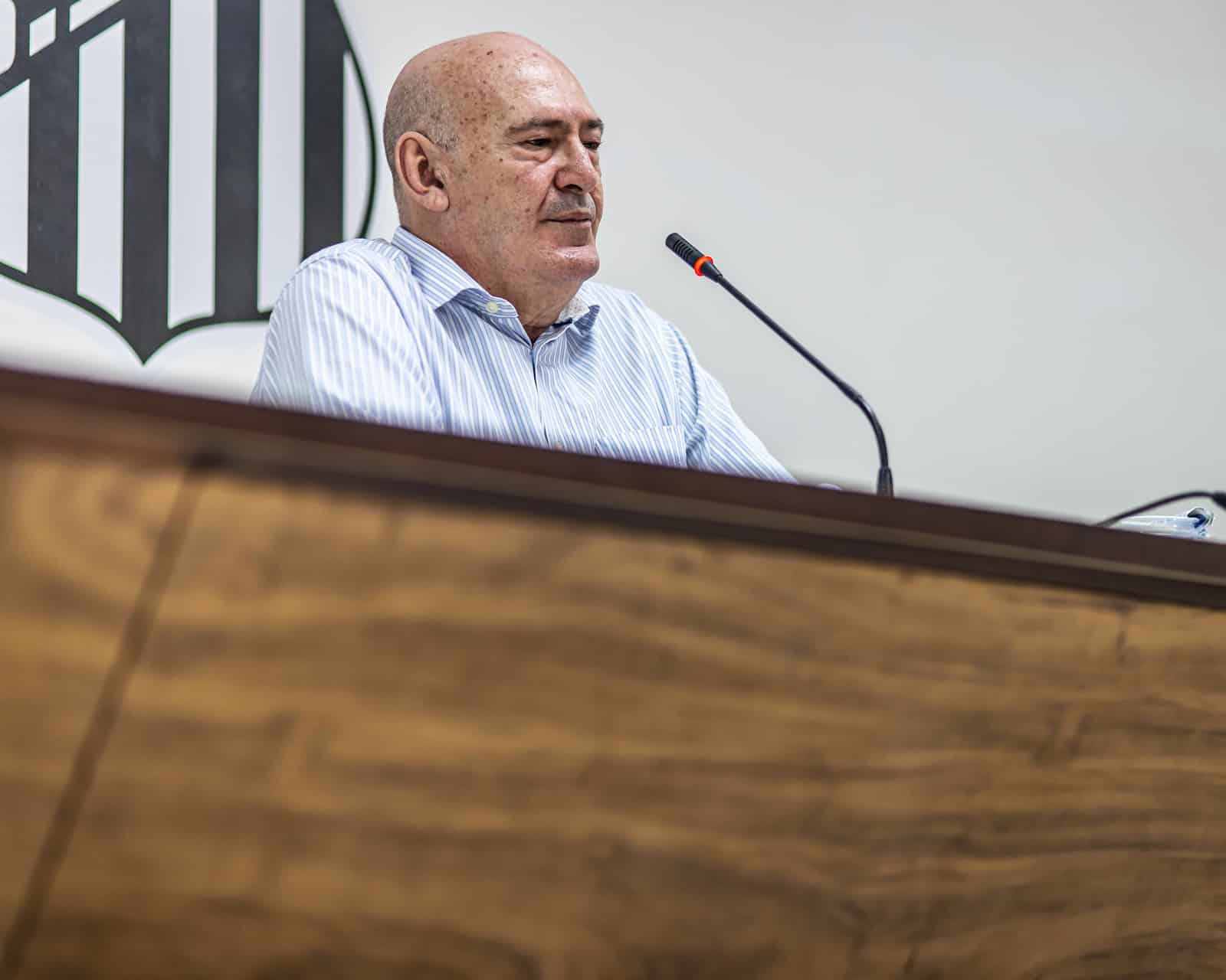 Ap&oacute;s o rebaixamento, Santos se encontra sem dinheiro para sal&aacute;rios de dezembro e 13&ordm; de jogadores e funcion&aacute;rios