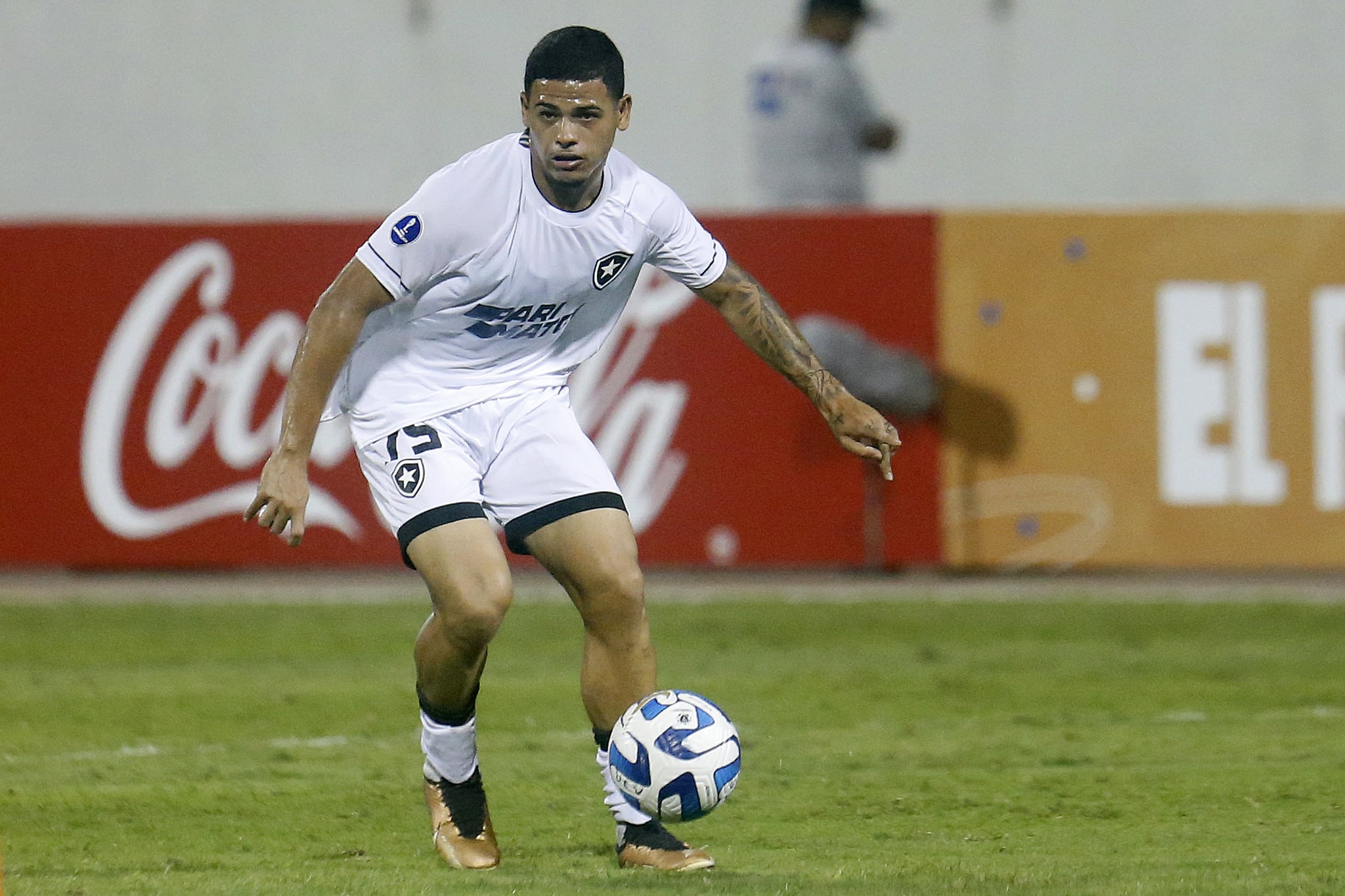 Em meio a reestrutura&ccedil;&atilde;o da base, Botafogo teve ano com pouco espa&ccedil;o para jogadores formados no clube