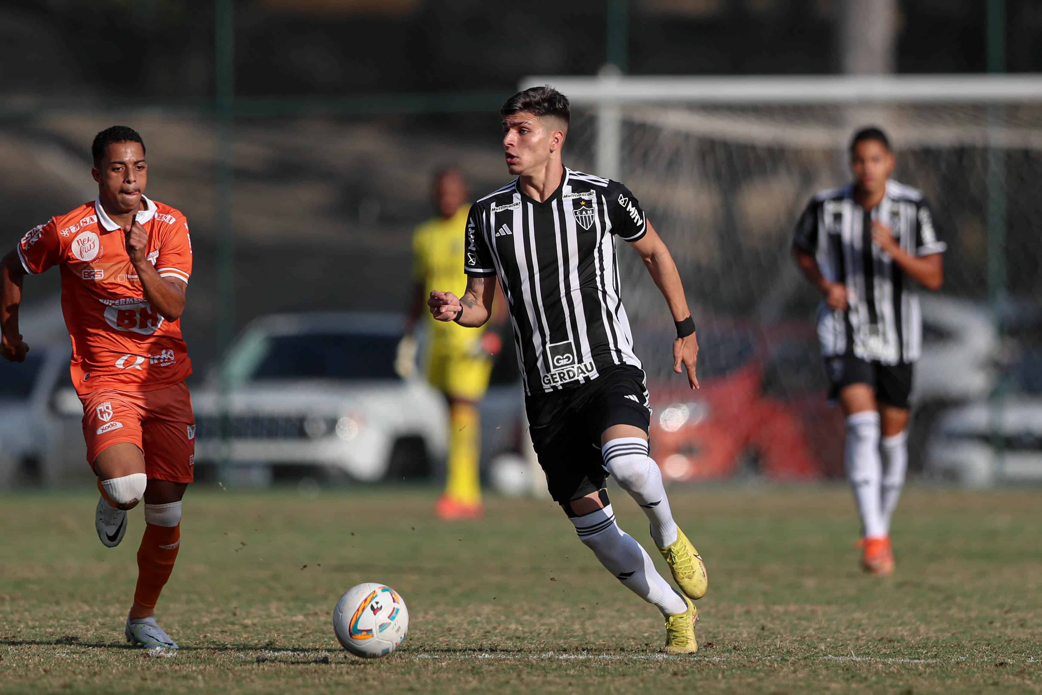 Atl&eacute;tico-MG segue com imbr&oacute;glio para renova&ccedil;&atilde;o com artilheiro da base, que deve sair