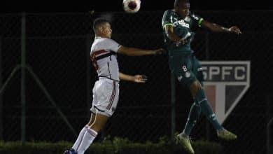 Zagueiro como o pai, filho de Miranda assina primeiro contrato profissional com o S&atilde;o Paulo