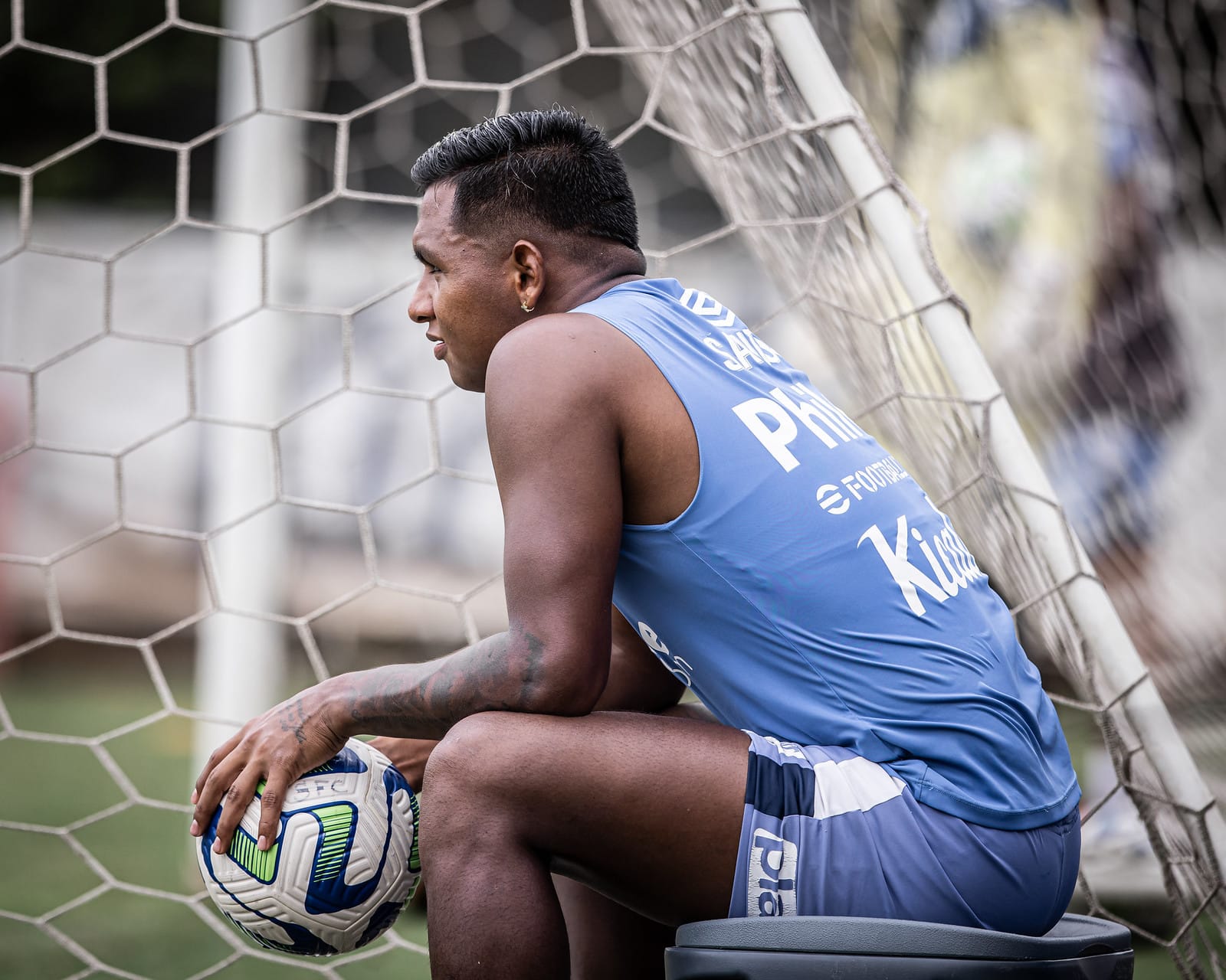 Santos busca solu&ccedil;&atilde;o para trio que recebe 20% de toda folha salarial do elenco