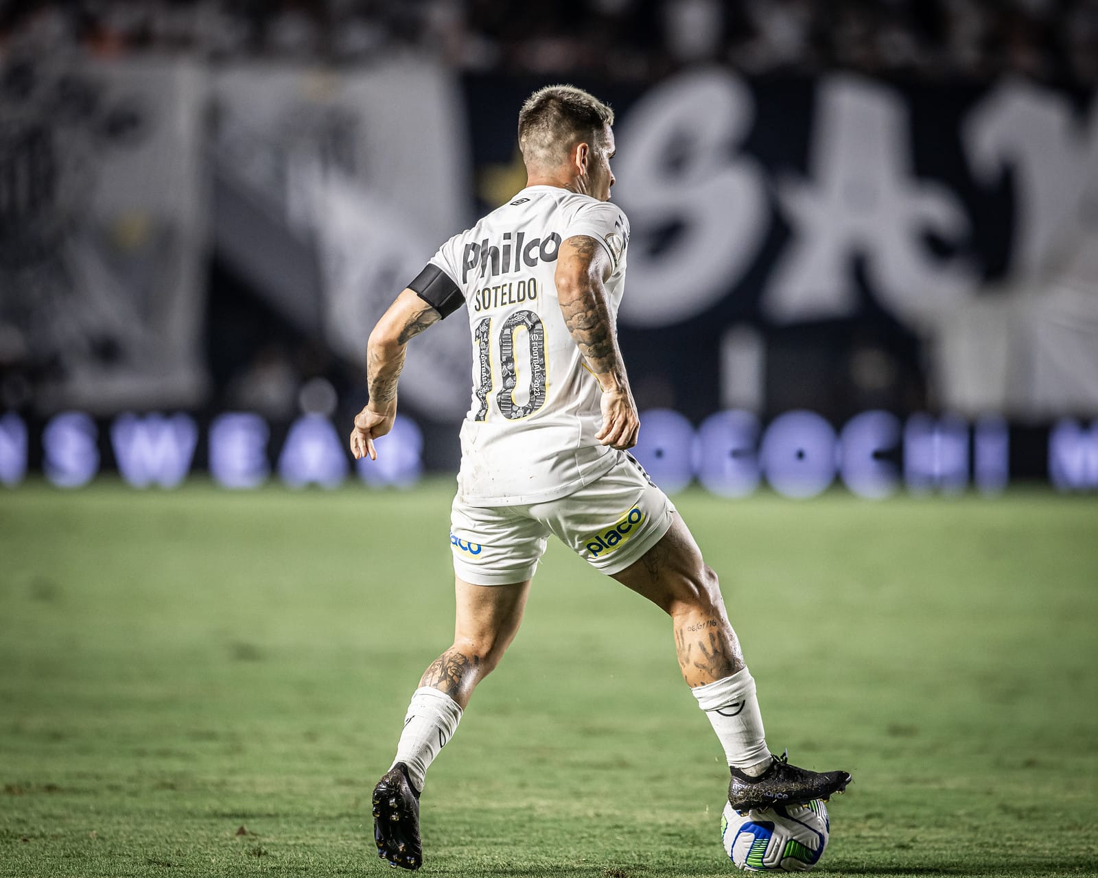 A 1&ordf; atitude de Marcelo Teixeira como presidente do Santos: proibir uso da 10 de Pel&eacute; na S&eacute;rie B