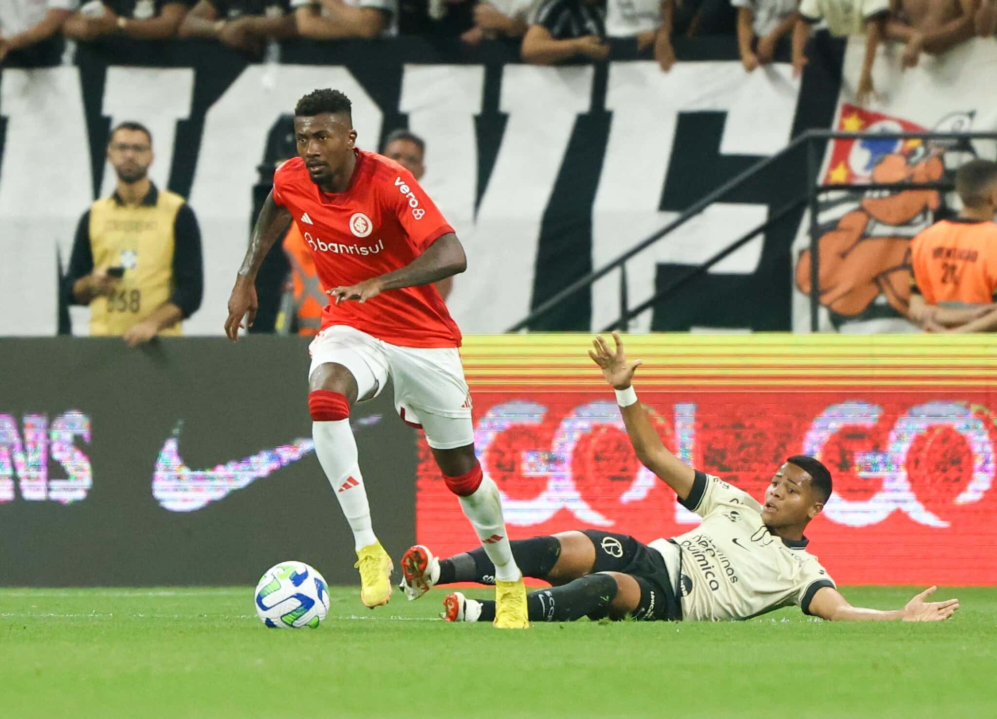 Igor Gomes cresce em aus&ecirc;ncia de Vit&atilde;o e tem final de temporada promissor no Internacional