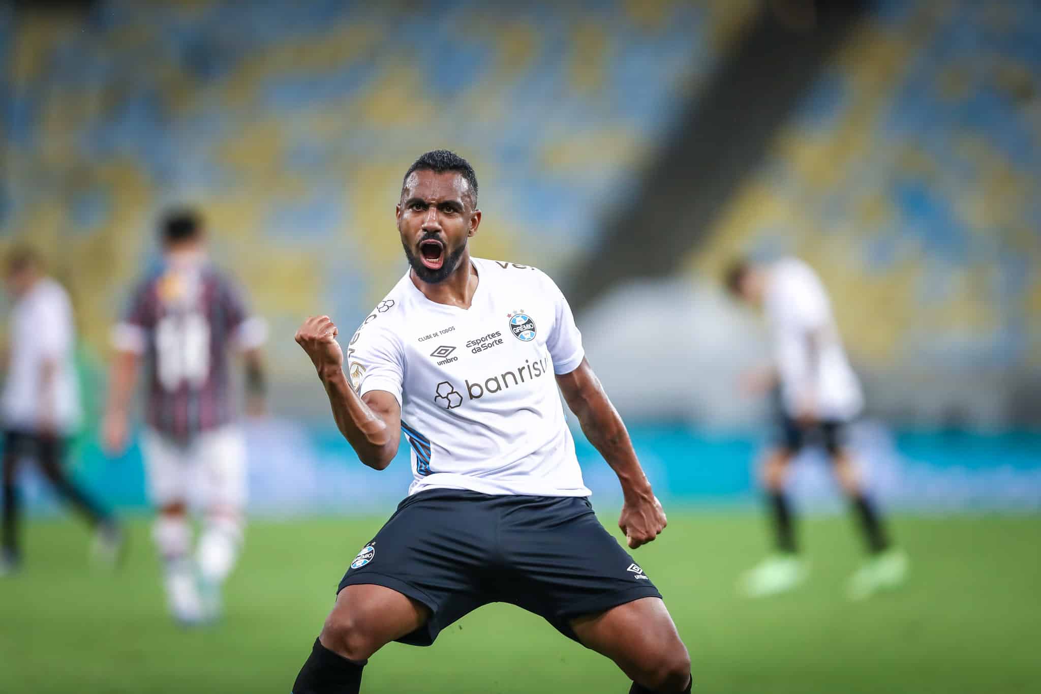 Aposta que deu certo, Galdino mereceu v&iacute;nculo em definitivo com Gr&ecirc;mio &mdash; o &uacute;nico por&eacute;m &eacute; o tempo de contrato