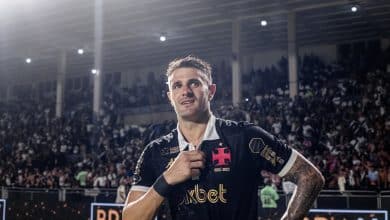 Impressionado com torcida do Vasco, Vegetti fala em criar raiz no clube e relembra come&ccedil;o de carreira