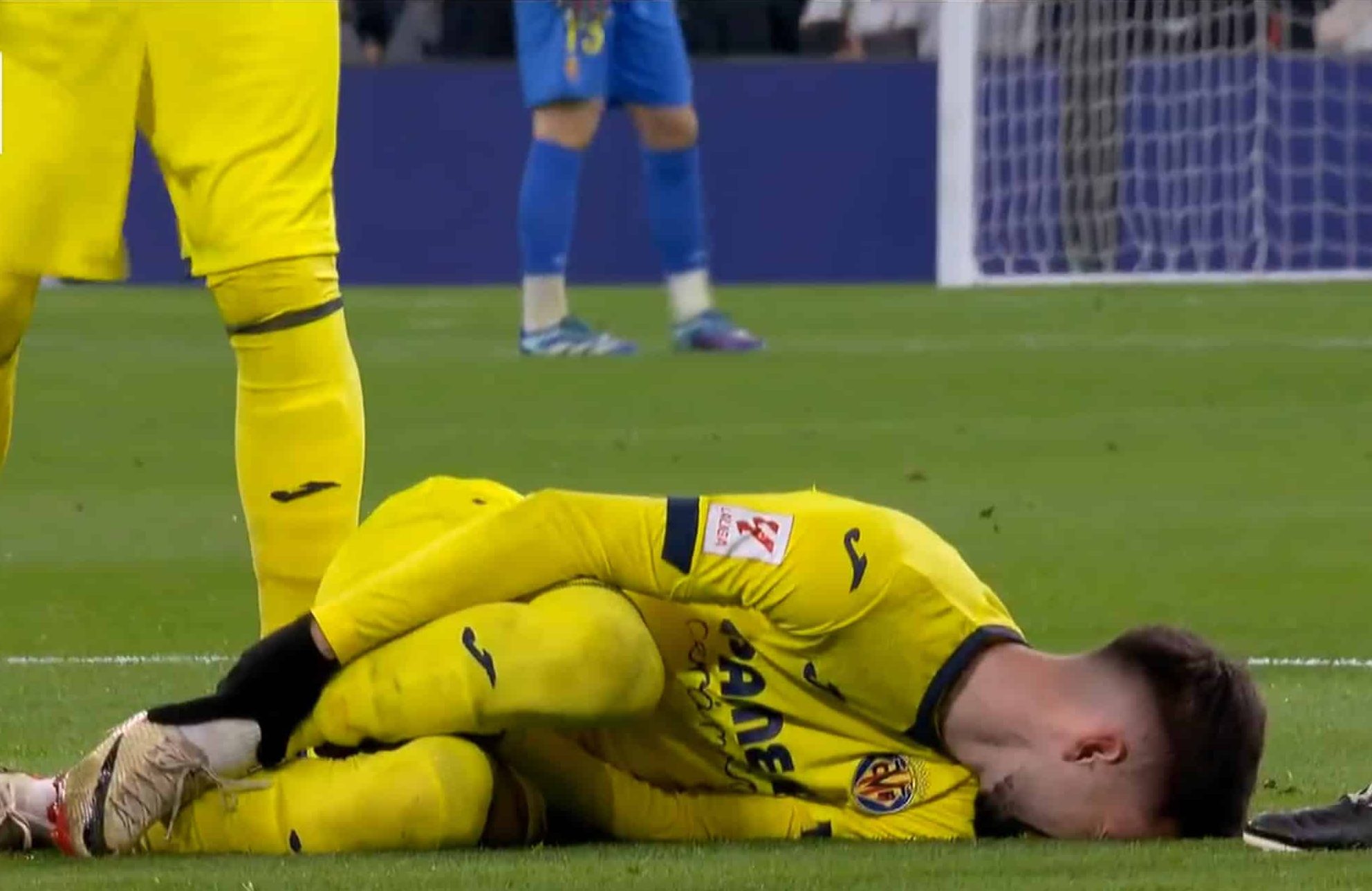 Baena responde torcedor do Real Madrid com foto angustiante de les&atilde;o no tornozelo; veja