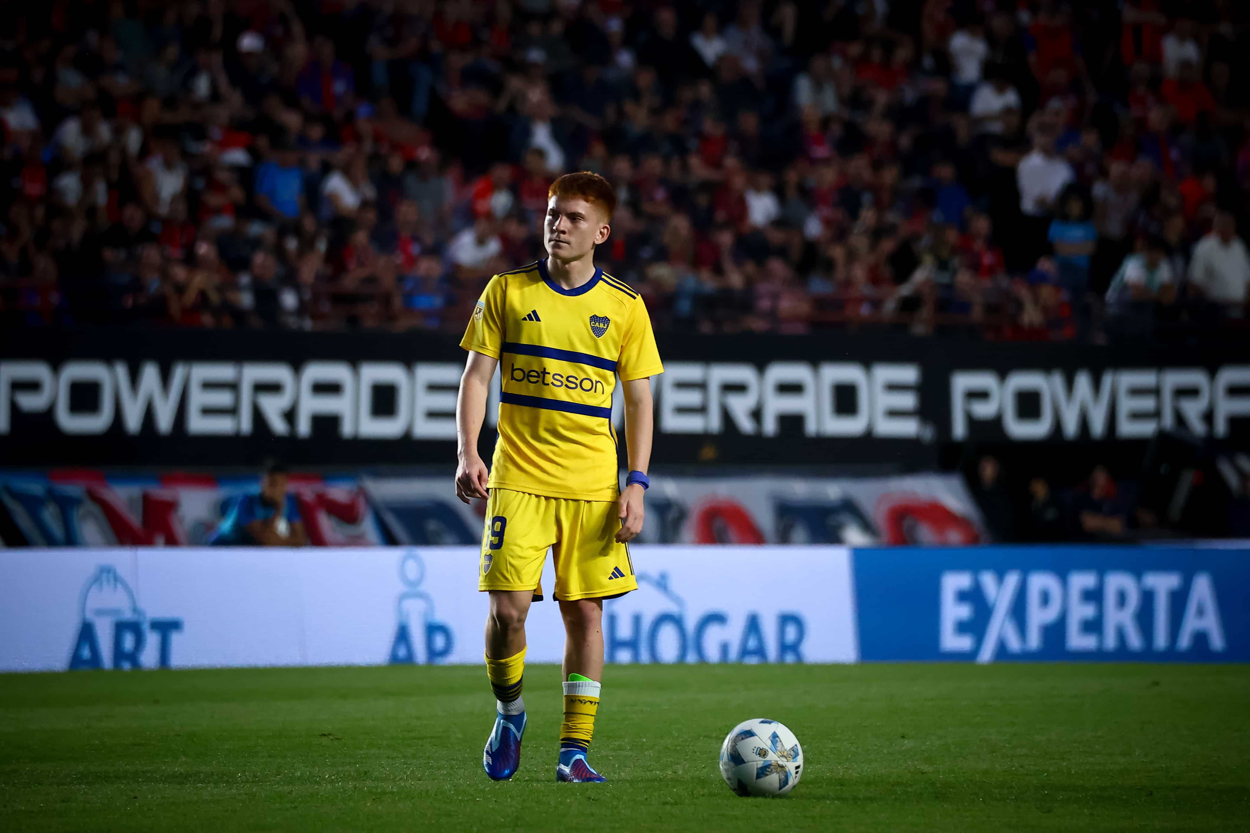 Fora da Libertadores, em crise &ndash; e bem longe de um Mundial &ndash; Boca Juniors lan&ccedil;a camisa em homenagem &agrave; 2003