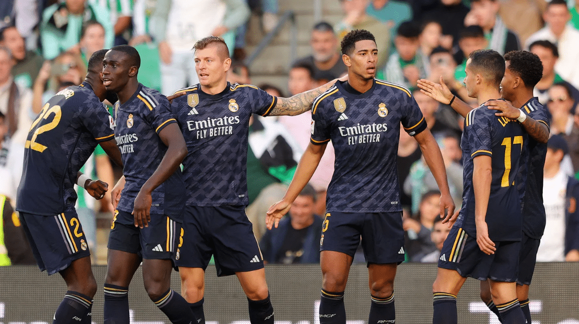 Quase v&iacute;tima da lei do ex, Real Madrid fica s&oacute; no empate com o Betis em mais um dia iluminado de Bellingham