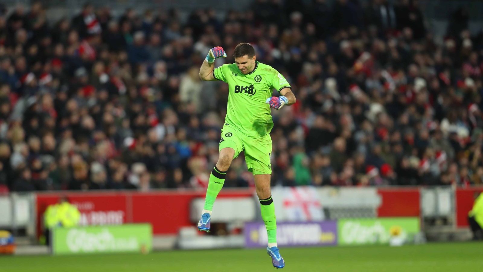 Aston Villa mostra poder de rea&ccedil;&atilde;o para virar sobre o Brentford e &eacute; o novo vice-l&iacute;der da Premier League