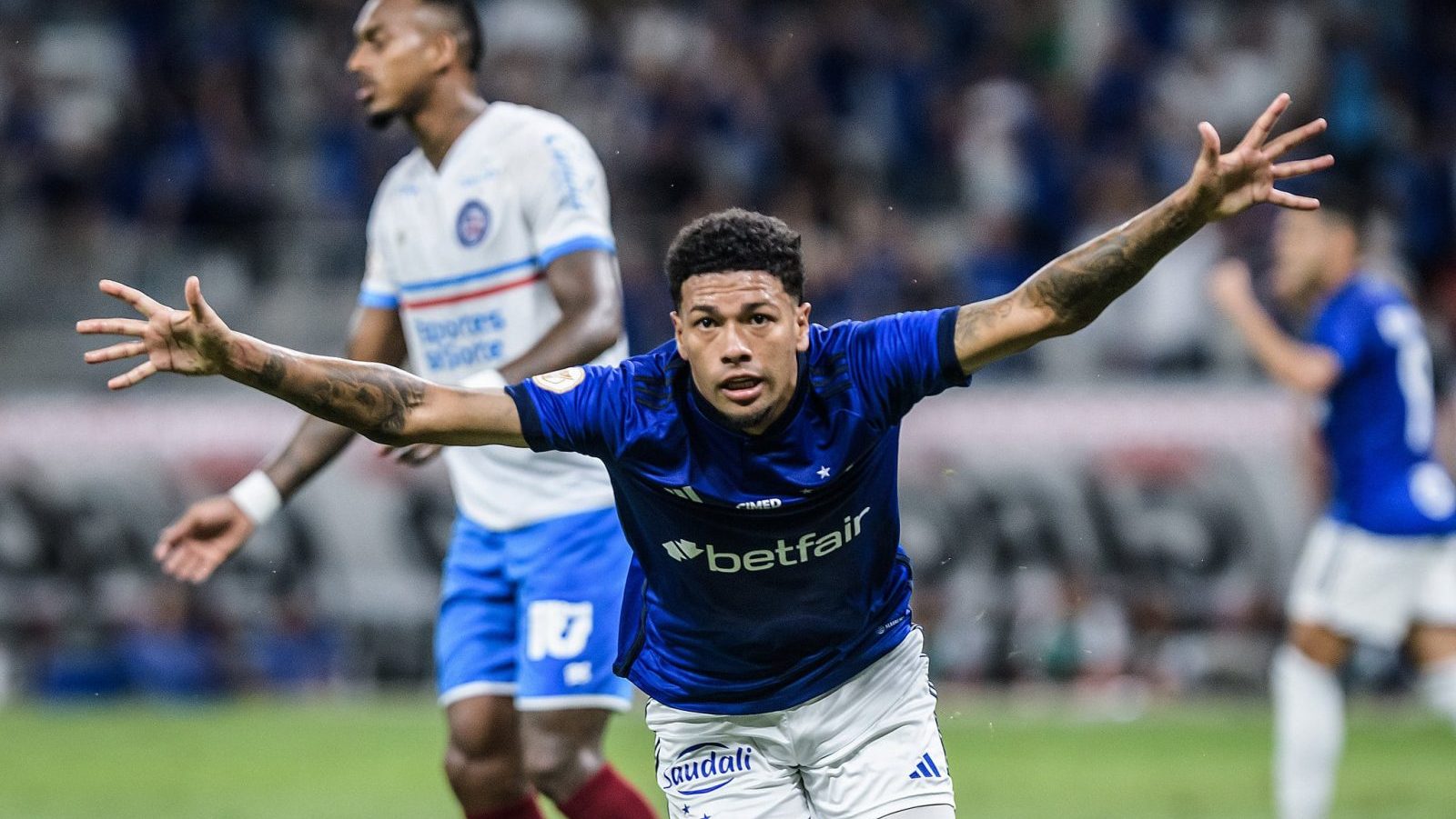 Para n&atilde;o morrer, o Cruzeiro fez o que era preciso: matou quem estava contra ele