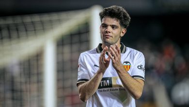 Fran P&eacute;rez est&aacute; convencido de que o Valencia pode vencer o Barcelona em casa
